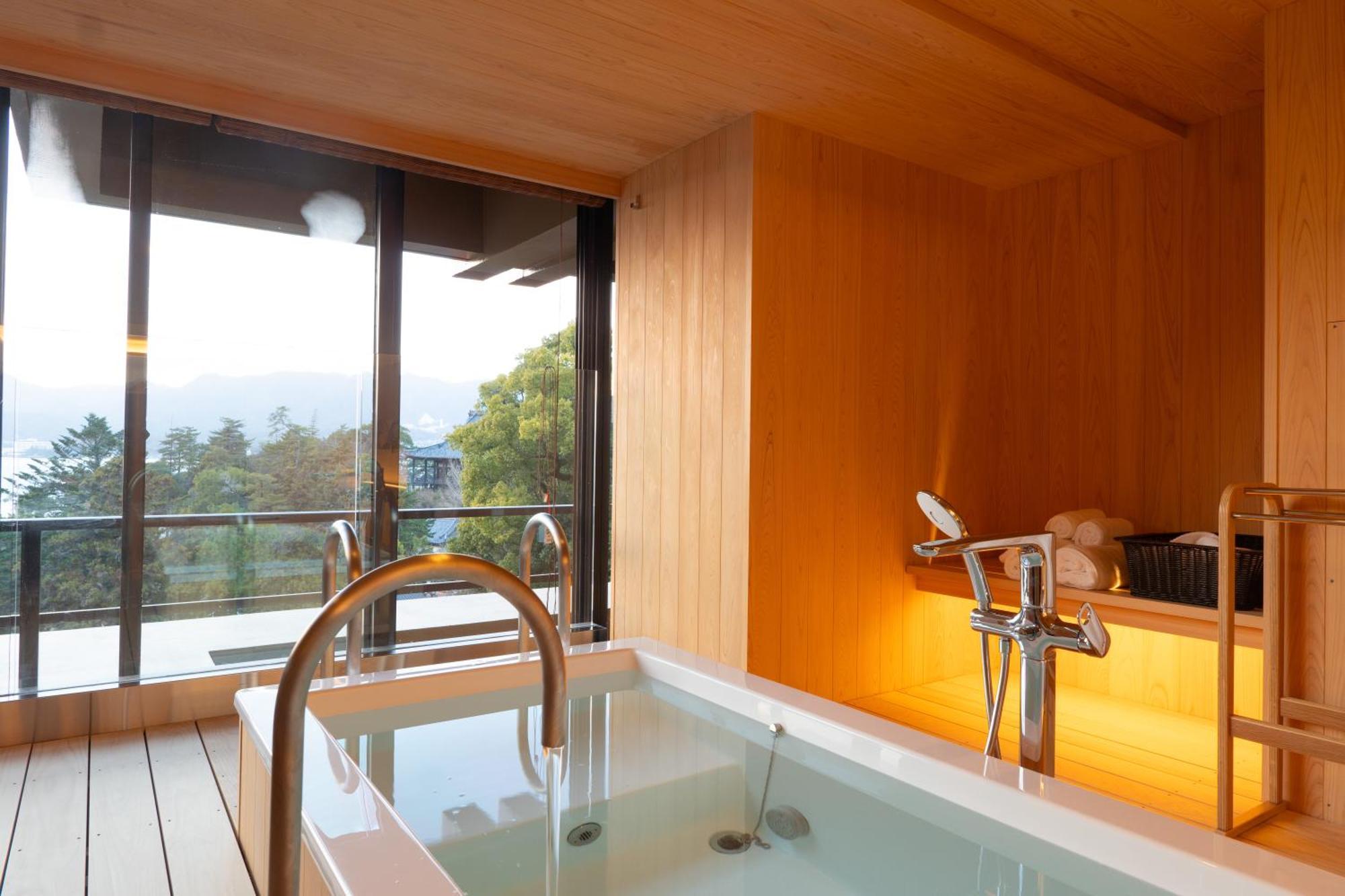 Miyajima Grand Hotel Arimoto Хацукаїті Екстер'єр фото